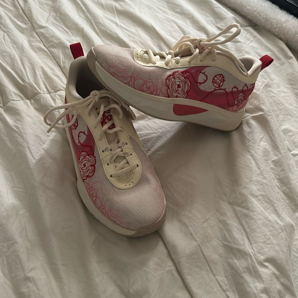 red and white rose basketball shoes
